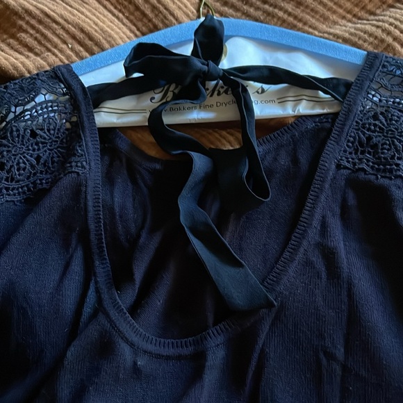 Club Monaco sweater with sweet crochet and bow detail - Picture 4 of 4